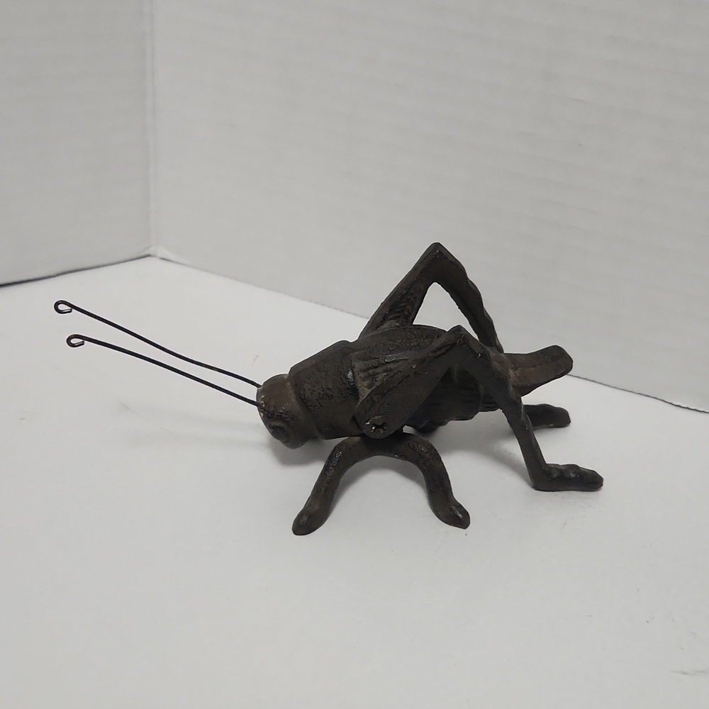 🦗 Vintage Cast Iron Grasshopper with Screw Limbs and Antenna 4" Base 11 Oz